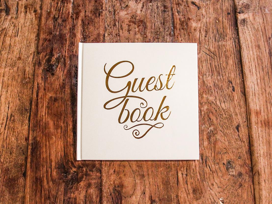 Gastenboek Deluxe: wit/goud